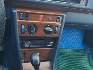 Mercedes-Benz E 230