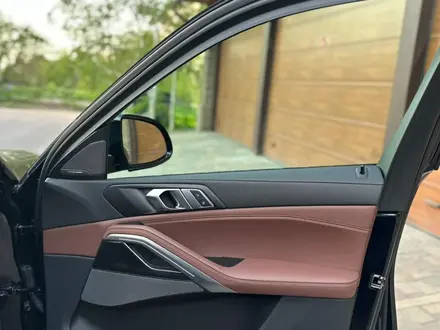BMW X6 2023 года за 59 700 000 тг. в Алматы – фото 20