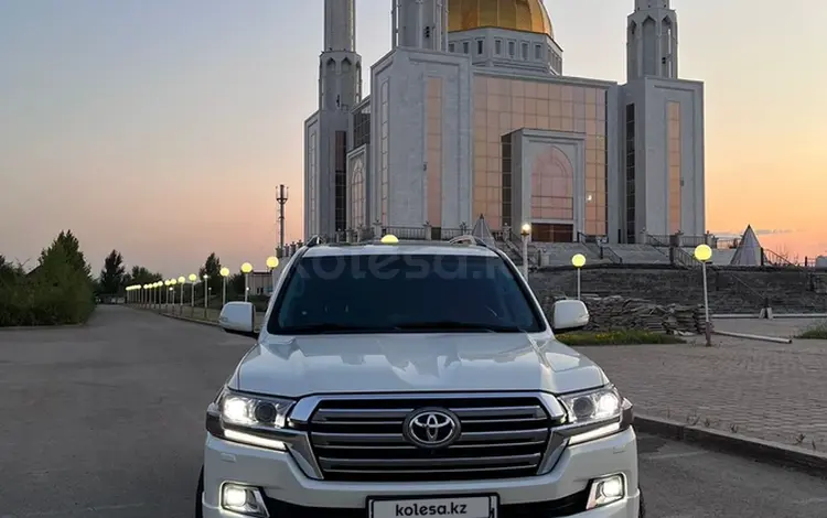Toyota Land Cruiser 2016 годаүшін30 000 000 тг. в Актобе