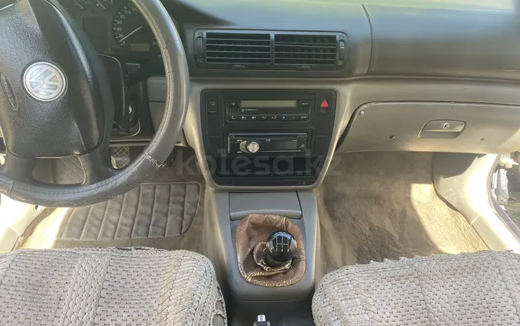 Volkswagen Passat 1996 годаүшін1 300 000 тг. в Тараз