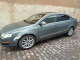 Volkswagen Passat 2006 года за 3 450 000 тг. в Астана – фото 5