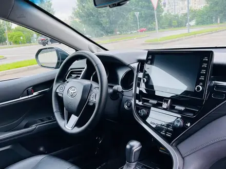 Toyota Camry 2021 года за 16 800 000 тг. в Алматы – фото 8