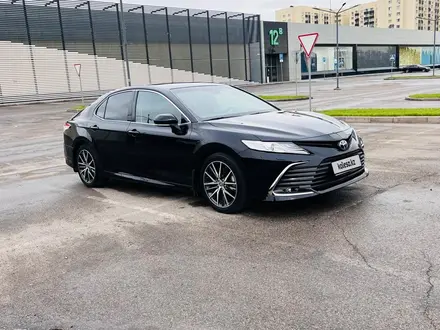 Toyota Camry 2021 года за 16 800 000 тг. в Алматы – фото 11
