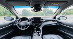 Toyota Camry 2021 года за 16 800 000 тг. в Алматы – фото 5