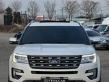 Ford Explorer 2015 года за 8 800 000 тг. в Уральск – фото 4