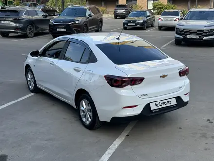 Chevrolet Onix 2024 года за 5 900 000 тг. в Алматы – фото 3
