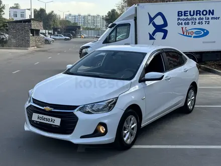 Chevrolet Onix 2024 года за 5 900 000 тг. в Алматы – фото 2