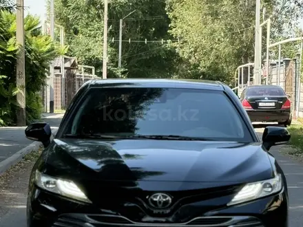 Toyota Camry 2020 года за 14 800 000 тг. в Алматы