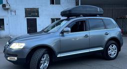 Volkswagen Touareg 2005 года за 3 900 000 тг. в Алматы – фото 3