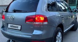 Volkswagen Touareg 2005 года за 3 900 000 тг. в Алматы – фото 4