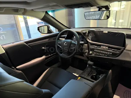 Lexus ES 250 Premium 2025 года за 29 500 000 тг. в Актобе – фото 8
