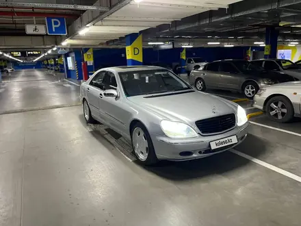 Mercedes-Benz S 320 2000 года за 4 800 000 тг. в Алматы – фото 4