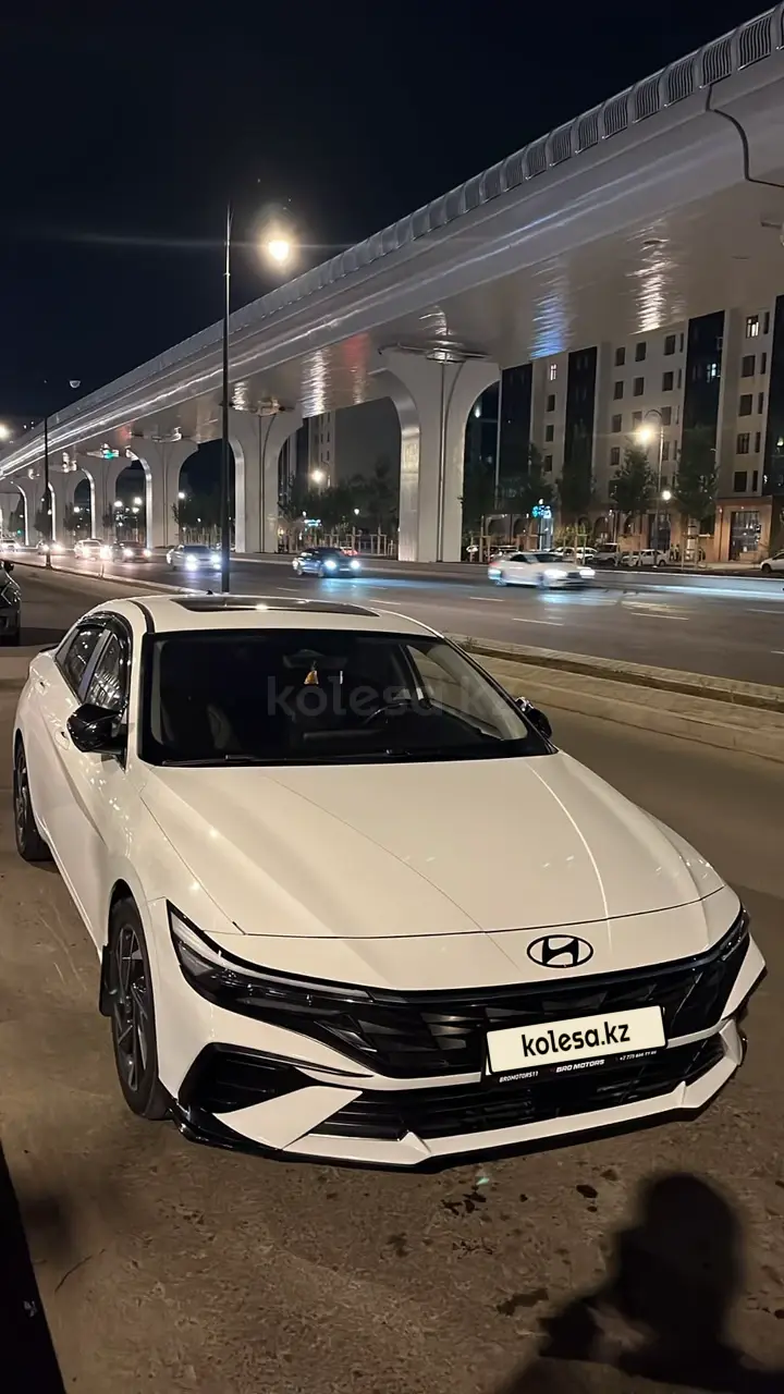 Hyundai Elantra, 2023