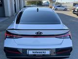 Hyundai Elantra 2023 года за 7 900 000 тг. в Кызылорда – фото 3