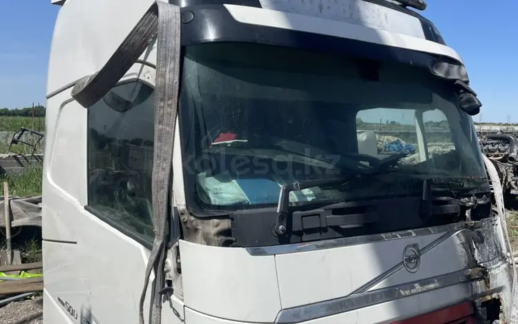 Кабина Volvo FH за 1 000 тг. в Алматы