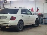 Mercedes-Benz ML 500 2006 годаfor4 800 000 тг. в Астана – фото 4