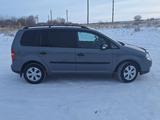 Volkswagen Touran 2003 года за 5 200 000 тг. в Костанай – фото 5