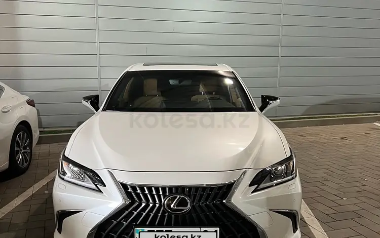 Lexus ES 250 2022 годаfor23 200 000 тг. в Астана