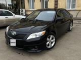 Toyota Camry 2010 года за 6 000 000 тг. в Уральск – фото 2