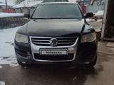 Volkswagen Touareg 2005 года за 6 000 000 тг. в Алматы – фото 2