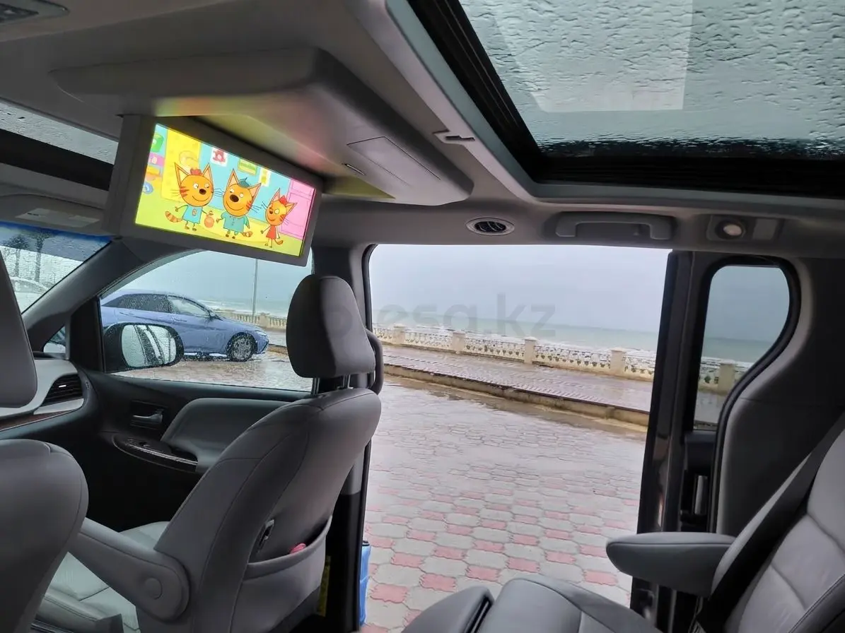Toyota Sienna, 2015