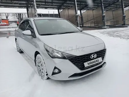 Hyundai Accent 2020 года за 6 950 000 тг. в Алматы – фото 2