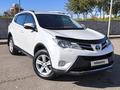 Toyota RAV4 2014 годаfor9 350 000 тг. в Астана