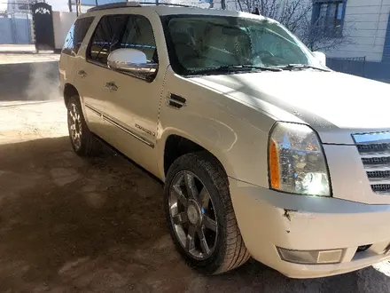 Cadillac Escalade 2008 года за 8 700 000 тг. в Актау – фото 2