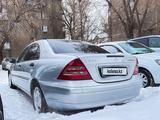 Mercedes-Benz C 200 2001 года за 3 600 000 тг. в Караганда – фото 4