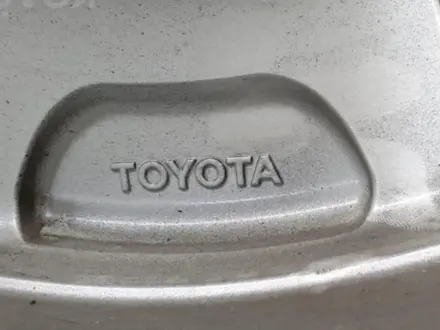 Новые диски R 17 оригинал, Toyota, Япония за 240 000 тг. в Астана – фото 2