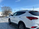 Hyundai Santa Fe 2017 годаүшін8 200 000 тг. в Уральск – фото 4