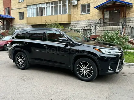 Toyota Highlander 2019 года за 17 500 000 тг. в Астана – фото 2