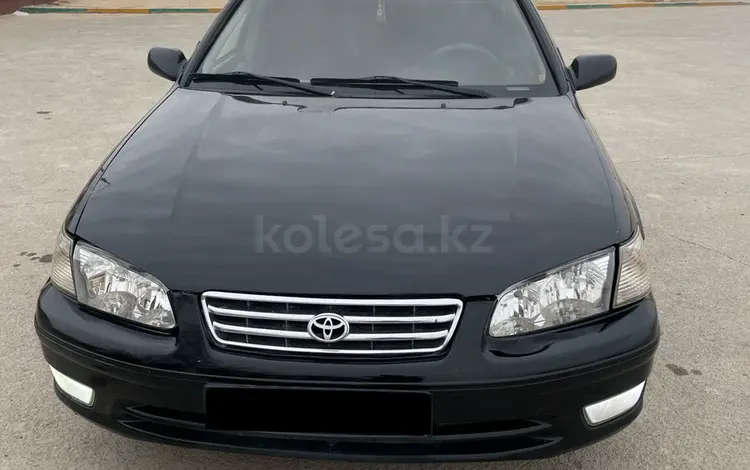 Toyota Camry 2000 года за 3 100 000 тг. в Жанаозен