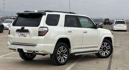 Toyota 4Runner 2017 годаүшін17 400 000 тг. в Жанаозен – фото 2