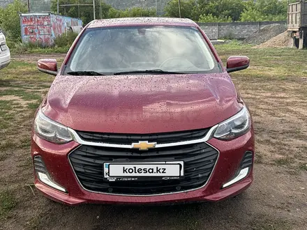 Chevrolet Onix 2023 года за 6 500 000 тг. в Караганда