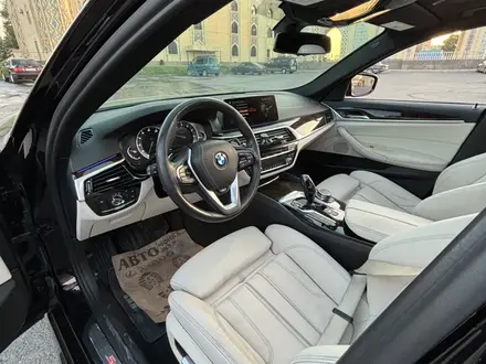 BMW 540 2017 года за 17 000 000 тг. в Алматы – фото 11