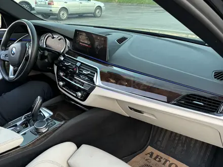 BMW 540 2017 года за 17 000 000 тг. в Алматы – фото 14