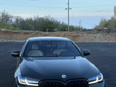 BMW 540 2017 года за 17 000 000 тг. в Алматы – фото 18