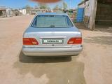 Mercedes-Benz E 230 1995 года за 2 000 000 тг. в Байконыр – фото 4