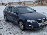 Volkswagen Passat 2007 года за 3 600 000 тг. в Актобе – фото 2