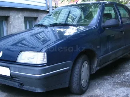 Стекло фары фонари Renault 19 за 4 500 тг. в Актобе