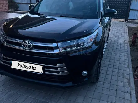 Toyota Highlander 2019 года за 25 000 000 тг. в Астана – фото 2