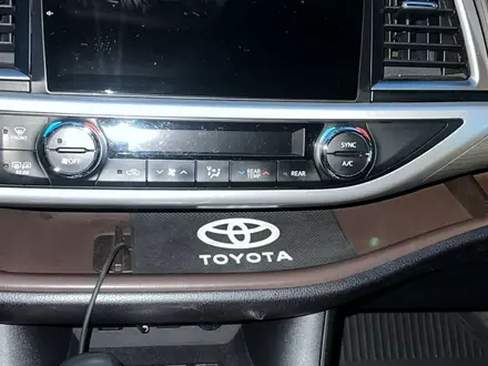 Toyota Highlander 2019 года за 25 000 000 тг. в Астана – фото 10