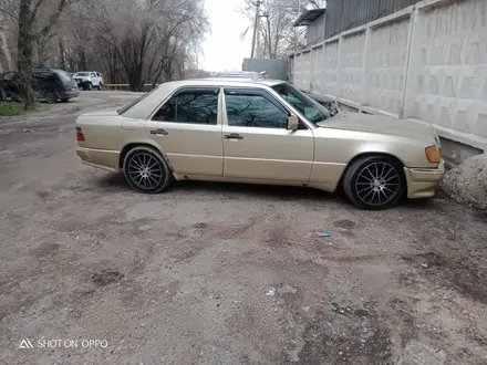 Mercedes-Benz E 230 1989 года за 800 000 тг. в Алматы – фото 3