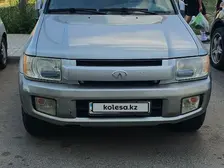 Infiniti QX4, 2001