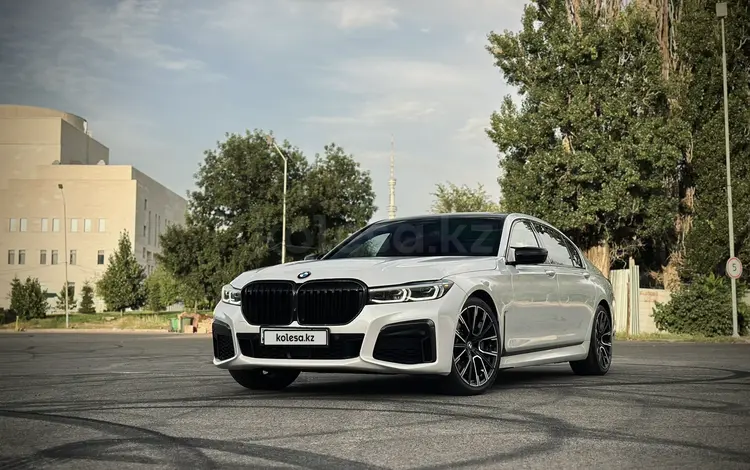 BMW 750 2020 года за 40 000 000 тг. в Алматы