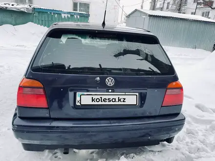 Volkswagen Gol 1997 года за 2 500 000 тг. в Астана – фото 22