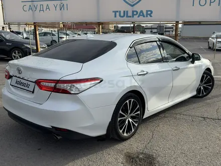 Toyota Camry 2018 года за 11 700 000 тг. в Караганда – фото 11