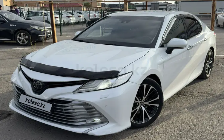 Toyota Camry 2018 годаfor11 700 000 тг. в Караганда