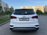 Hyundai Santa Fe 2017 годаүшін12 700 000 тг. в Астана – фото 5